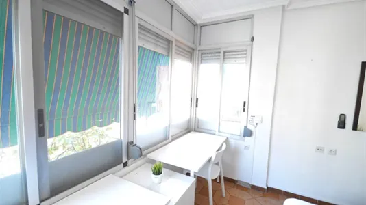 Rooms in Valencia Algirós - photo 9