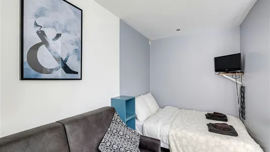 Apartments in Paris 14ème arrondissement - Montparnasse - photo 4