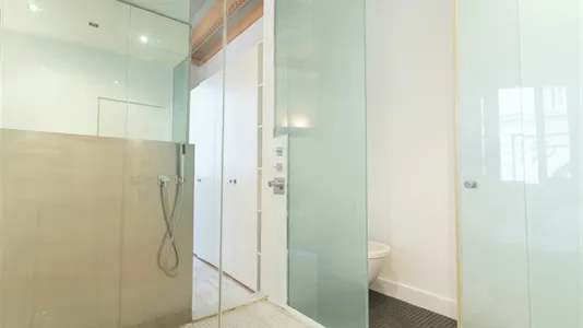 Rooms in Barcelona Ciutat Vella - photo 5