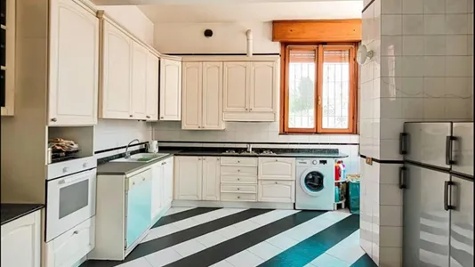 Rooms in Milano Zona 2 - Stazione Centrale, Gorla, Turro, Greco, Crescenzago - photo 8