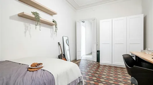 Rooms in Barcelona Ciutat Vella - photo 4