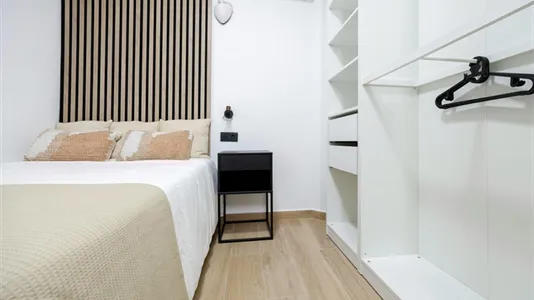 Rooms in el Camí de Vera - photo 4