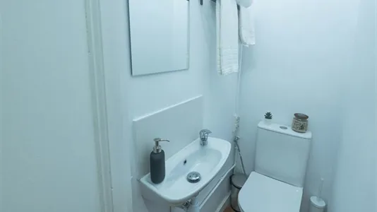 Rooms in Barcelona Ciutat Vella - photo 7