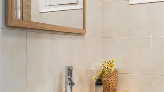 Rooms in Barcelona Eixample - photo 9