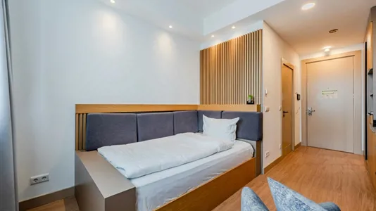 Apartments in Berlin Charlottenburg-Wilmersdorf - photo 2