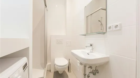 Rooms in Berlin Mitte - photo 10