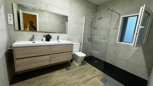 Rooms in Madrid Centro - photo 5