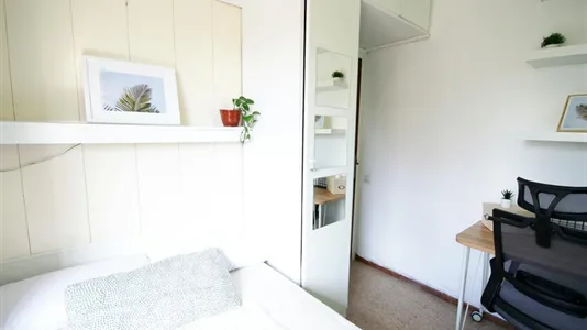 Rooms in Barcelona Eixample - photo 8