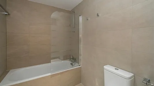 Rooms in Madrid Chamartín - photo 8