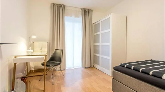 Rooms in Frankfurt Mitte-West - photo 2
