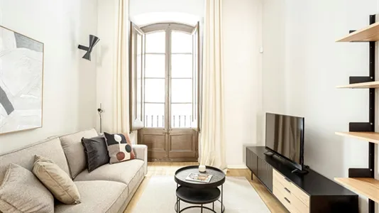 Apartments in Barcelona Ciutat Vella - photo 4
