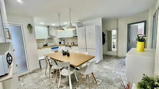 Rooms in Zaragoza - photo 9