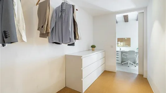 Rooms in Barcelona Ciutat Vella - photo 4