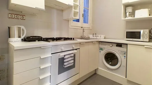 Rooms in Barcelona Eixample - photo 8