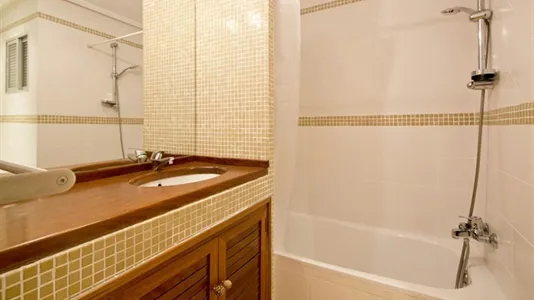 Rooms in Madrid Chamartín - photo 7