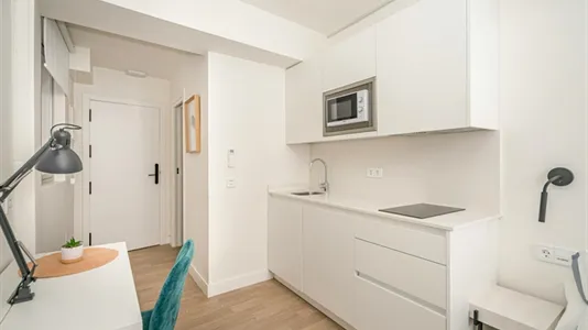 Rooms in Málaga - photo 6