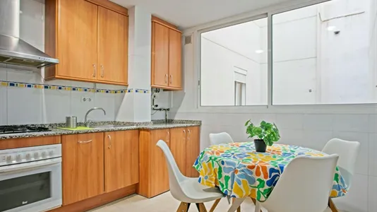 Rooms in Barcelona Sants-Montjuïc - photo 6