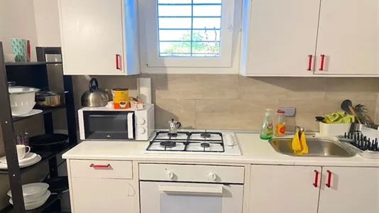 Rooms in Roma Municipio VI – Roma Delle Torri - photo 5