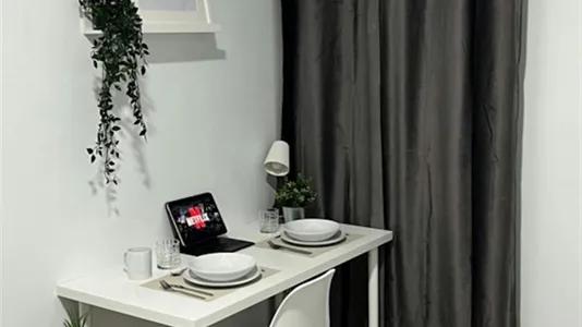 Rooms in Madrid Centro - photo 2