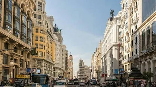 Rooms in Madrid Centro - photo 10