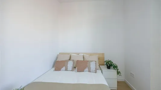 Rooms in el Camí de Vera - photo 6