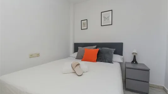 Rooms in Málaga - photo 4