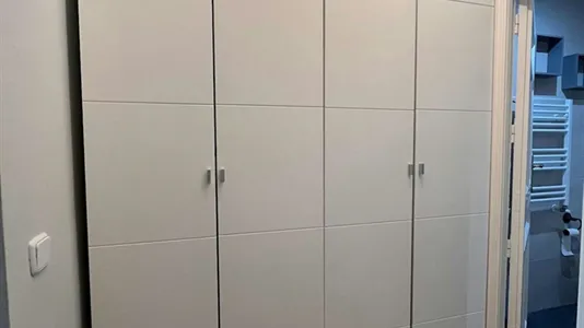 Rooms in Madrid Centro - photo 9