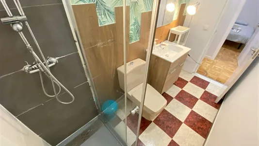 Rooms in Madrid Centro - photo 8