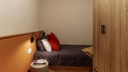 Rooms in Barcelona Ciutat Vella - photo 3