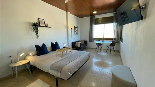 Rooms in L'Hospitalet de Llobregat - photo 2