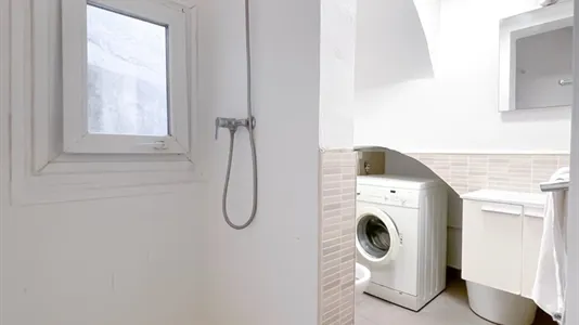 Rooms in Barcelona Ciutat Vella - photo 4