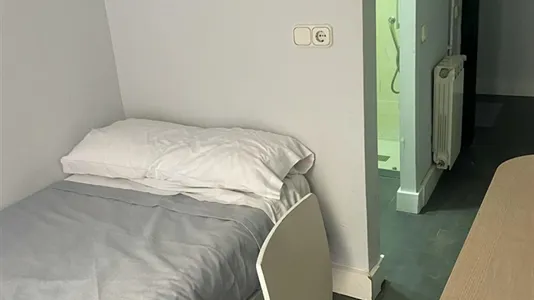 Rooms in Barcelona Ciutat Vella - photo 2