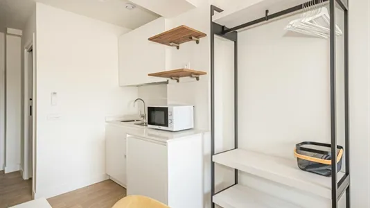 Rooms in Málaga - photo 4