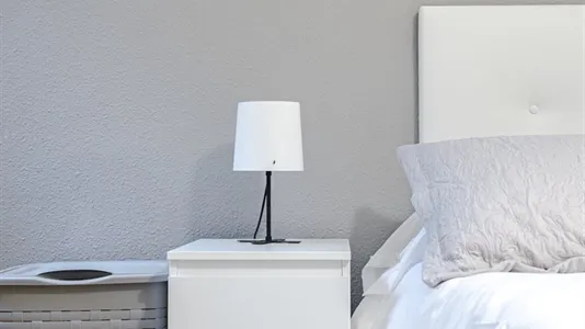 Rooms in Guadalajara - photo 4