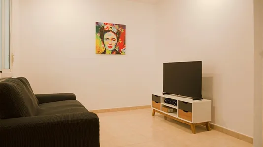 Rooms in Manresa - photo 5