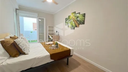 Rooms in el Camí de Vera - photo 10