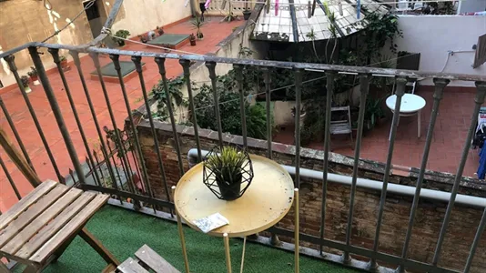 Rooms in Barcelona Ciutat Vella - photo 9