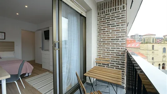 Rooms in Bilbao - photo 10