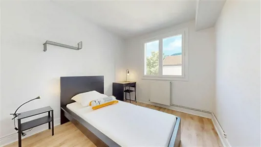 Rooms in Grenoble - photo 1