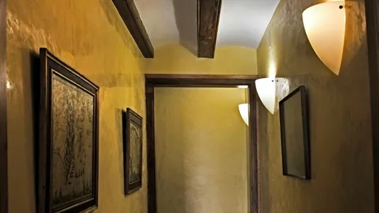 Rooms in Barcelona Ciutat Vella - photo 8