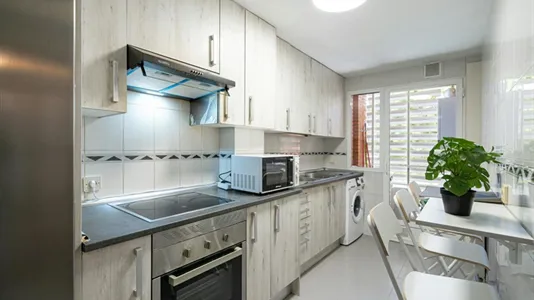 Rooms in Guadalajara - photo 10