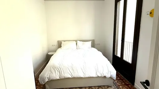 Apartments in Barcelona Ciutat Vella - photo 3