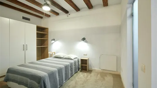 Apartments in Barcelona Ciutat Vella - photo 7