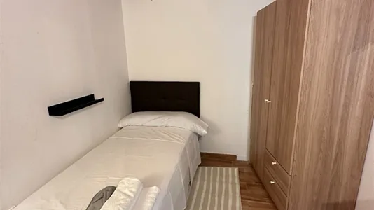 Rooms in Málaga - photo 4