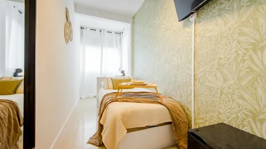 Rooms in Madrid Retiro - photo 2