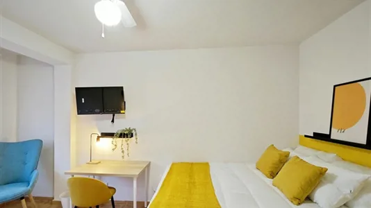 Rooms in León - photo 3