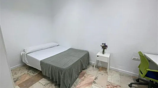 Rooms in Bami - photo 4