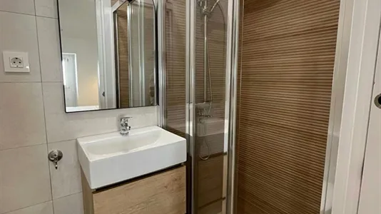 Rooms in Madrid Centro - photo 6