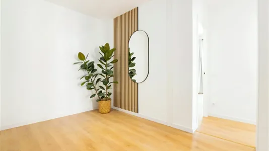 Rooms in Barcelona Ciutat Vella - photo 9