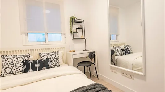 Rooms in Madrid Chamberí - photo 1